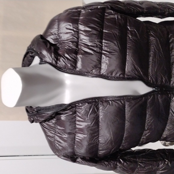 Sarin Matthews black nylon wet look down puffer jacket. Mint condition. Large - Picture 1 of 10